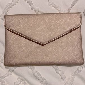 Oversized clutch